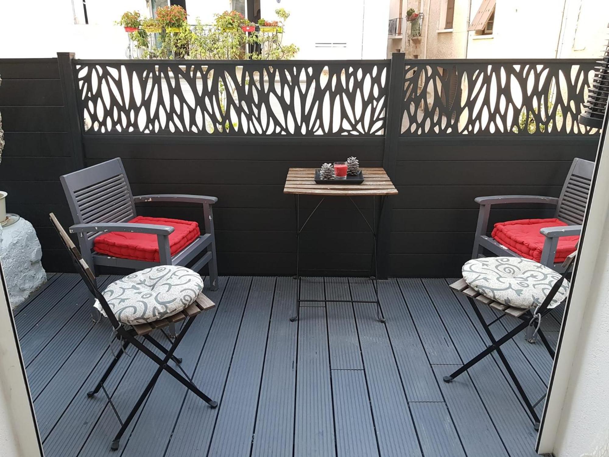 Spacious Town House With Balcony Монтаняк Екстериор снимка