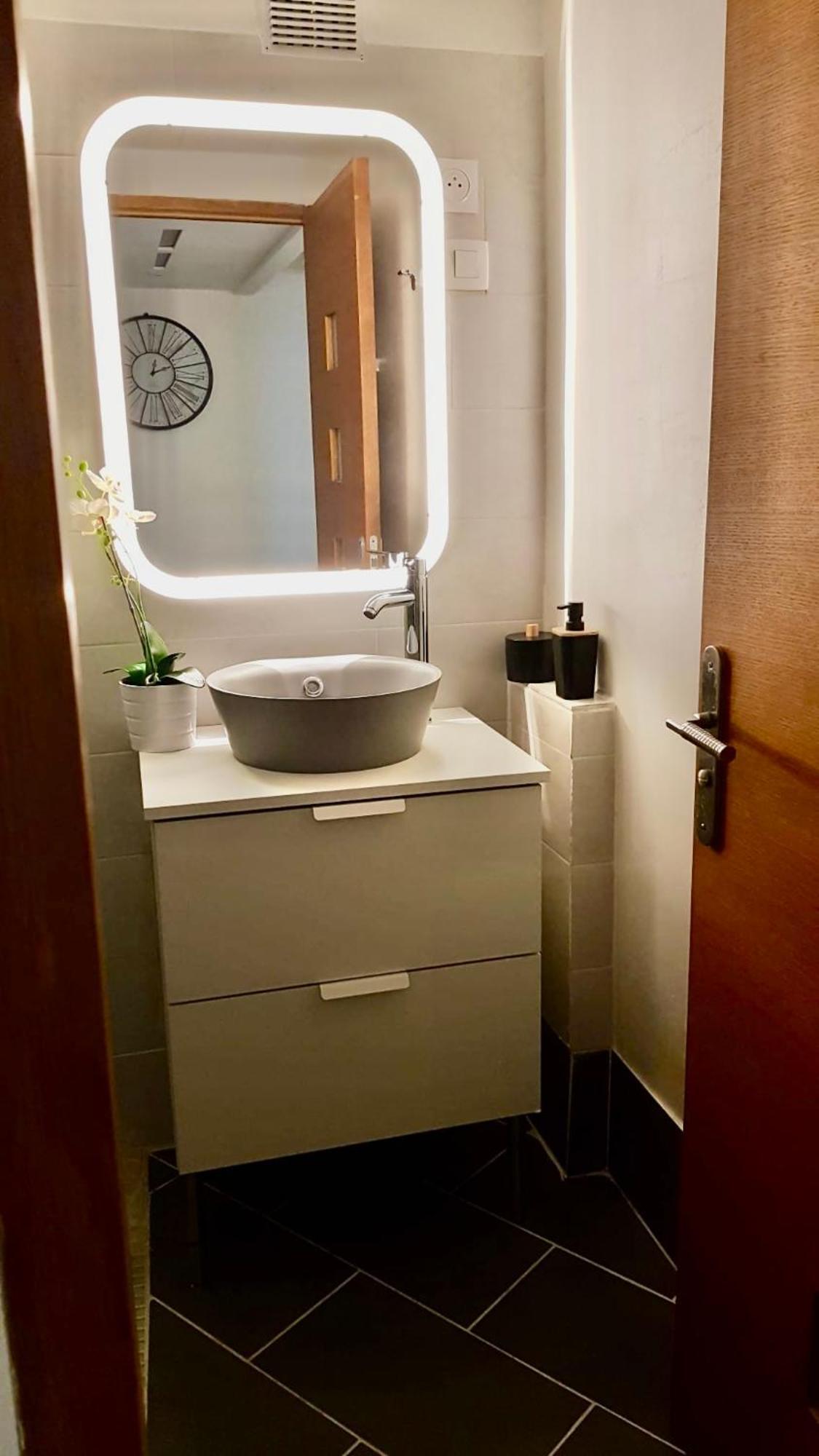 Spacious Town House With Balcony Монтаняк Екстериор снимка
