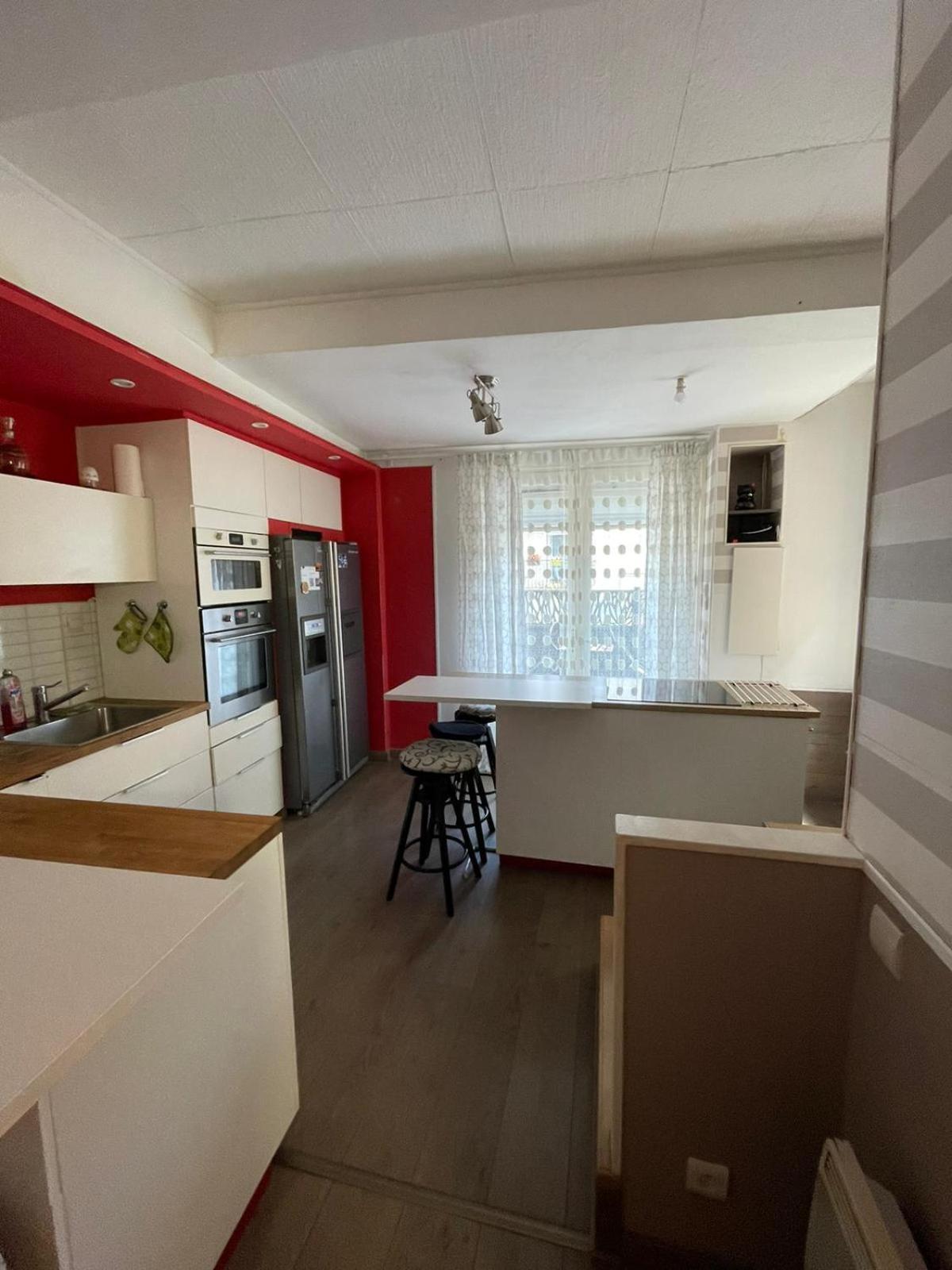 Spacious Town House With Balcony Монтаняк Екстериор снимка