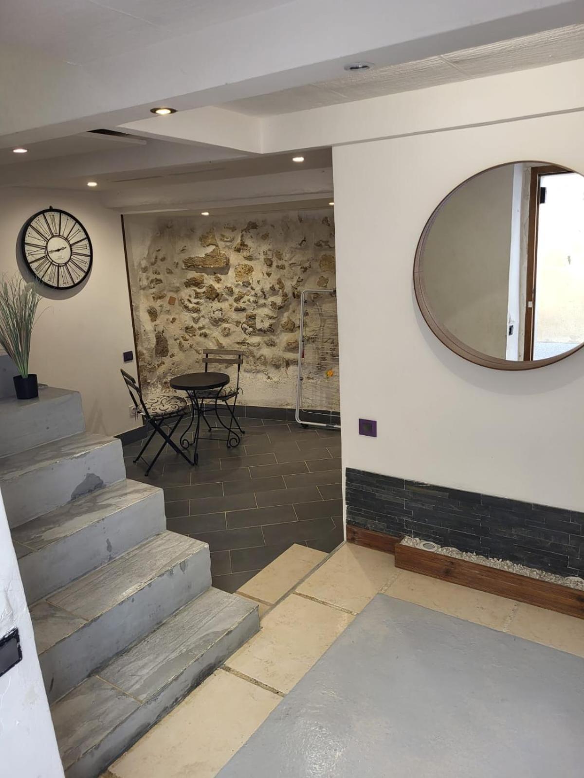 Spacious Town House With Balcony Монтаняк Екстериор снимка